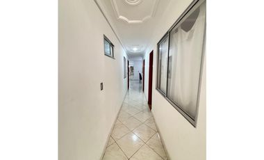 VENTA  AMPLIA CASA MULTIFAMILIAR EN PRIMER PISO EN SIMON BOLIVAR