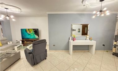 VENTA  AMPLIA CASA MULTIFAMILIAR EN PRIMER PISO EN SIMON BOLIVAR