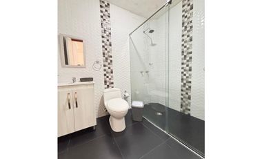 VENTA  AMPLIA CASA MULTIFAMILIAR EN PRIMER PISO EN SIMON BOLIVAR