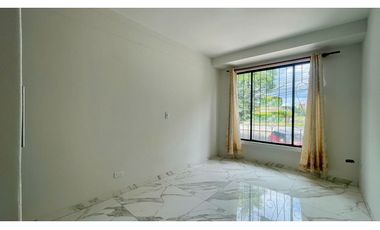 VENTA DE HERMOSA CASA REMODELADA BARRIO CORALES PEREIRA