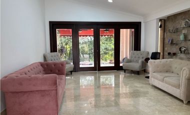 SE ALQUILA CASA ESPECTACULAR EN ALBROOK