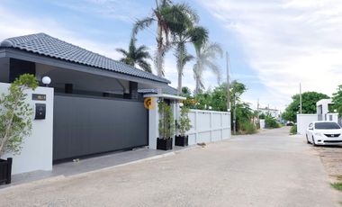 Modern 3 Bed Pool Villa Mabprachan Lake