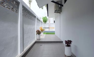 Modern 3 Bed Pool Villa Mabprachan Lake