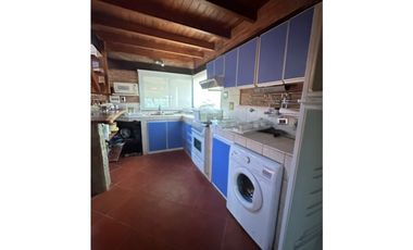 CHALET DE HERMOSO Y CALIDO DISEÑO