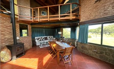 CHALET DE HERMOSO Y CALIDO DISEÑO