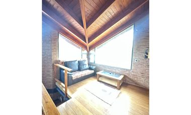 CHALET DE HERMOSO Y CALIDO DISEÑO