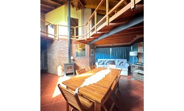 CHALET DE HERMOSO Y CALIDO DISEÑO