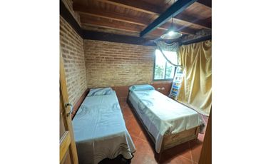 CHALET DE HERMOSO Y CALIDO DISEÑO