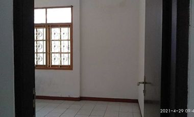 Rumah disewakan jl Pinus Solo Baru dekat GOR Pendawa