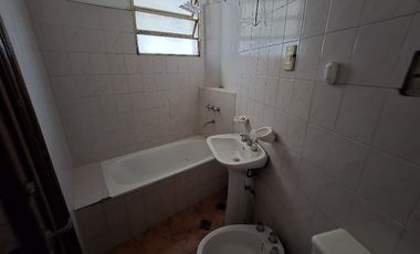 Departamento Tipo Casa en alquiler en Lanus Este