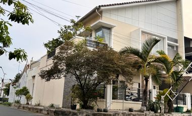 Rumah Mewah di Fajar Indah Colomadu, Perumahan Elit