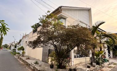 Rumah Mewah di Fajar Indah Colomadu, Perumahan Elit