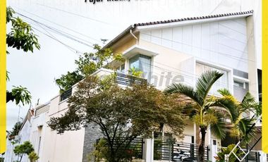 Rumah Mewah di Fajar Indah Colomadu, Perumahan Elit