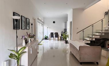 Rumah Mewah di Fajar Indah Colomadu, Perumahan Elit