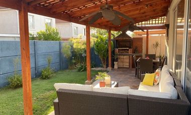 Casa en Venta en AV. QUEBRADA DE MACUL