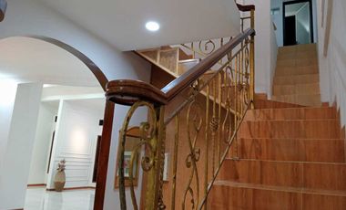 TANAH LUAS 5 Menit PINTU TOL SAWANGAN JUAL RUMAH DALAM KOMPLEK