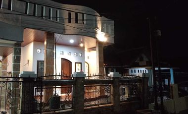 TANAH LUAS 5 Menit PINTU TOL SAWANGAN JUAL RUMAH DALAM KOMPLEK