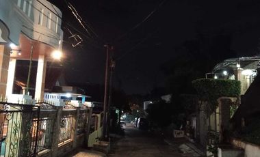 TANAH LUAS 5 Menit PINTU TOL SAWANGAN JUAL RUMAH DALAM KOMPLEK