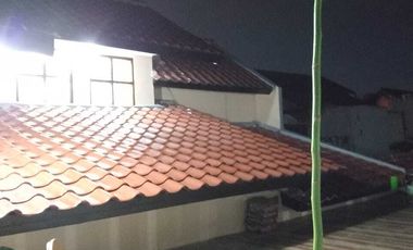 TANAH LUAS 5 Menit PINTU TOL SAWANGAN JUAL RUMAH DALAM KOMPLEK