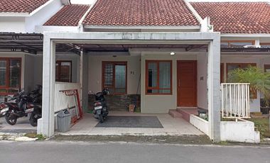 Rumah disewakan di Perumahan Dealova Pabelan Kartasura Solo