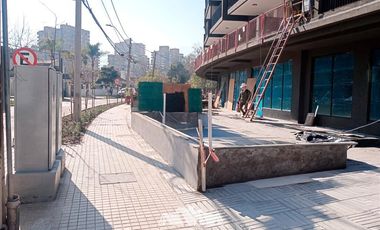 Local Comercial en Arriendo en Las Condes / Carol Urzua