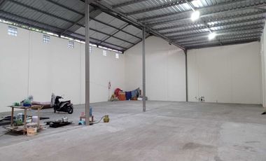 Gedung Baru Gudang Jalan Utama Muding Mundeh Kerobokan