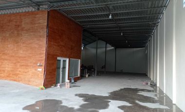 Gedung Baru Gudang Jalan Utama Muding Mundeh Kerobokan