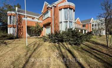 Gran casa estilo inglés camino a Santa Juana