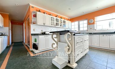 Gran casa estilo inglés camino a Santa Juana