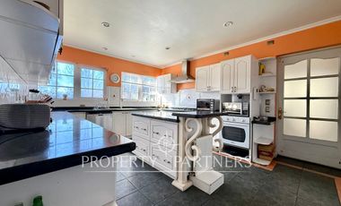 Gran casa estilo inglés camino a Santa Juana