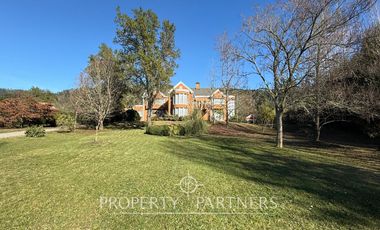 Gran casa estilo inglés camino a Santa Juana