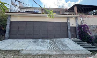 Casa en Venta en La Calera Coto Privado, 3 Niveles, Alberca, Jacuzzi, Vista Panorámica