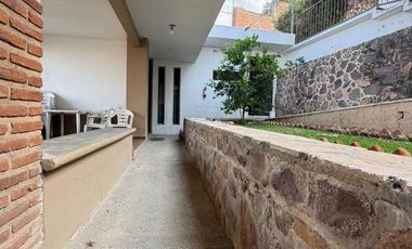 Casa en Venta en La Calera Coto Privado, 3 Niveles, Alberca, Jacuzzi, Vista Panorámica