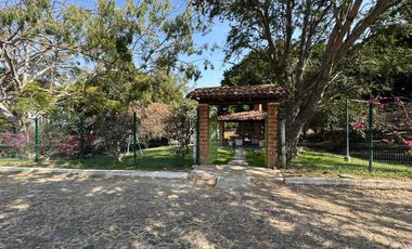 Casa en Venta en La Calera Coto Privado, 3 Niveles, Alberca, Jacuzzi, Vista Panorámica