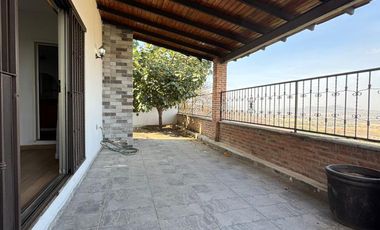 Casa en Venta en La Calera Coto Privado, 3 Niveles, Alberca, Jacuzzi, Vista Panorámica