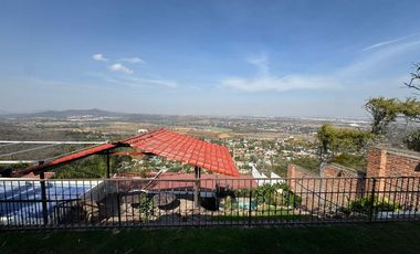 Casa en Venta en La Calera Coto Privado, 3 Niveles, Alberca, Jacuzzi, Vista Panorámica