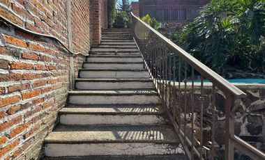 Casa en Venta en La Calera Coto Privado, 3 Niveles, Alberca, Jacuzzi, Vista Panorámica