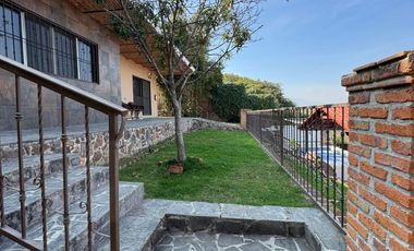 Casa en Venta en La Calera Coto Privado, 3 Niveles, Alberca, Jacuzzi, Vista Panorámica