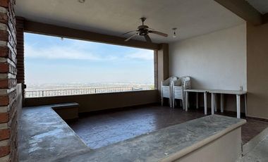 Casa en Venta en La Calera Coto Privado, 3 Niveles, Alberca, Jacuzzi, Vista Panorámica