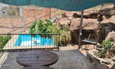 Casa en Venta en La Calera Coto Privado, 3 Niveles, Alberca, Jacuzzi, Vista Panorámica
