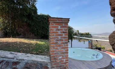 Casa en Venta en La Calera Coto Privado, 3 Niveles, Alberca, Jacuzzi, Vista Panorámica