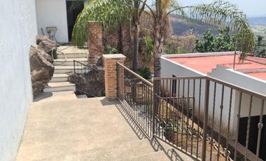 Casa en Venta en La Calera Coto Privado, 3 Niveles, Alberca, Jacuzzi, Vista Panorámica