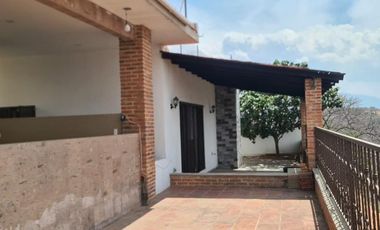 Casa en Venta en La Calera Coto Privado, 3 Niveles, Alberca, Jacuzzi, Vista Panorámica