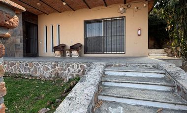 Casa en Venta en La Calera Coto Privado, 3 Niveles, Alberca, Jacuzzi, Vista Panorámica