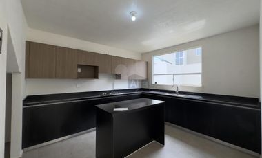 Casa en renta en Villas San Fernando, recámaras en suite