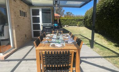 En venta hermosa casa en Macadamia, La Calera