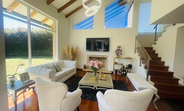 En venta hermosa casa en Macadamia, La Calera