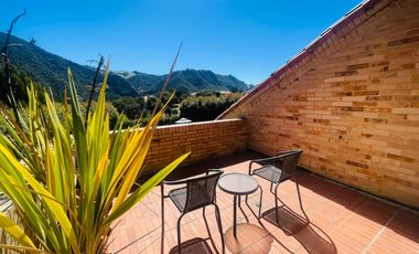 En venta hermosa casa en Macadamia, La Calera