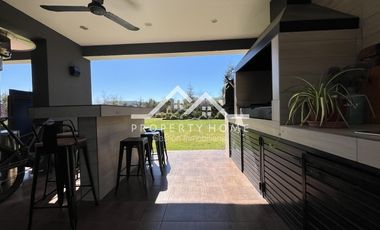 VENTA PRECIOSA CASA EN EXCLUSIVO CONDOMINIO DE CHICUREO