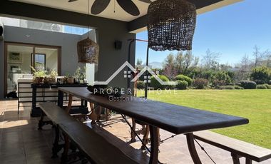 VENTA PRECIOSA CASA EN EXCLUSIVO CONDOMINIO DE CHICUREO